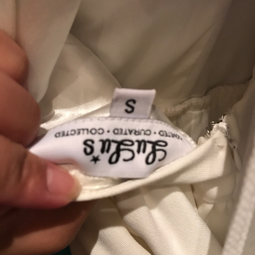 ♏️SOLD♏️ Lulu’s white short dress ♏️SOLD♏️ - Picture 5 of 5
